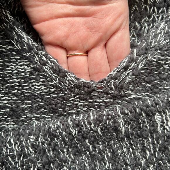 Universal Thread Marled Black and White Knit V-Neck Sweater Size XL - Picture 7 of 8